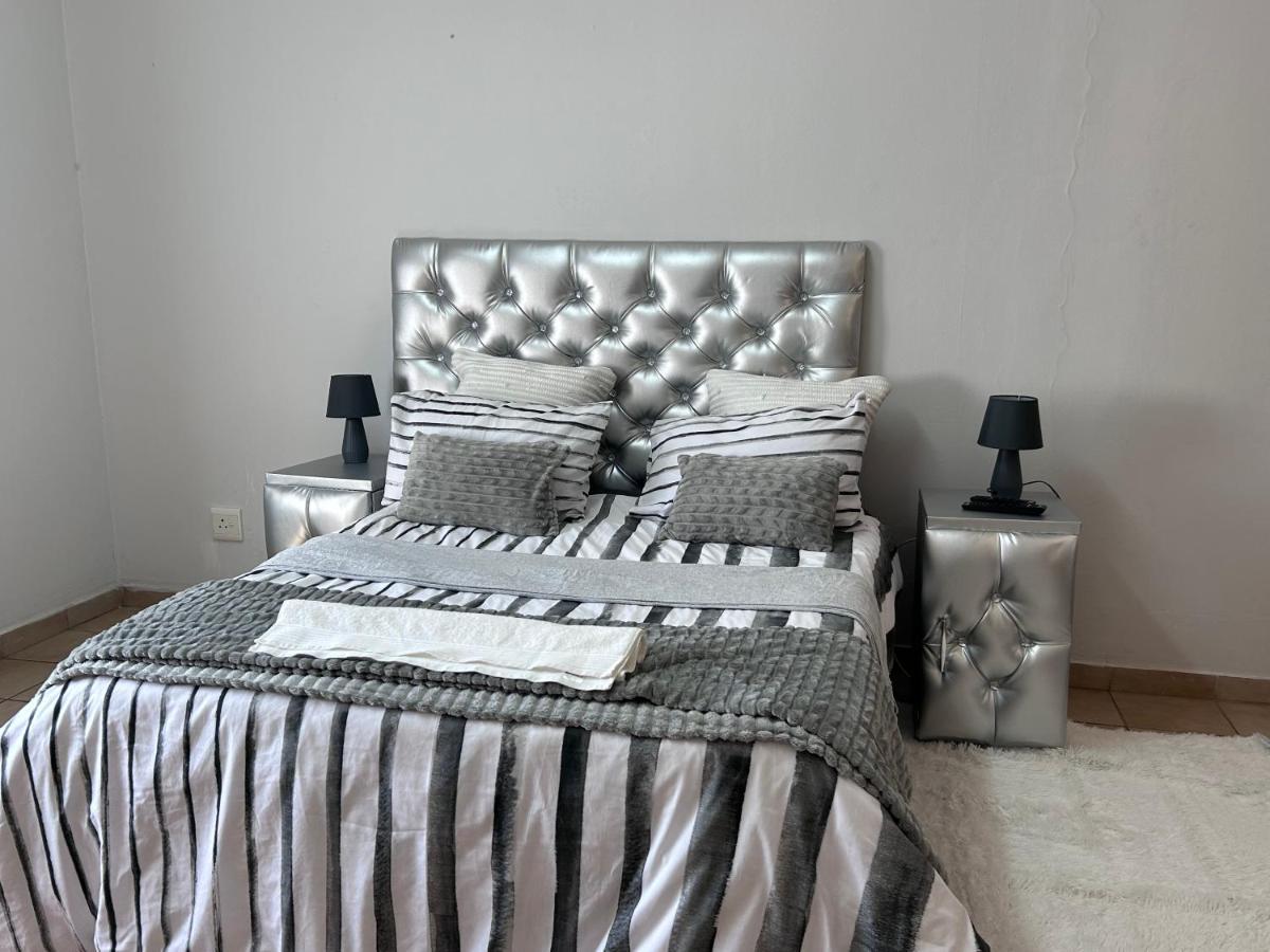 Blue Lantern Bed And Breakfast Kempton Park Zewnętrze zdjęcie
